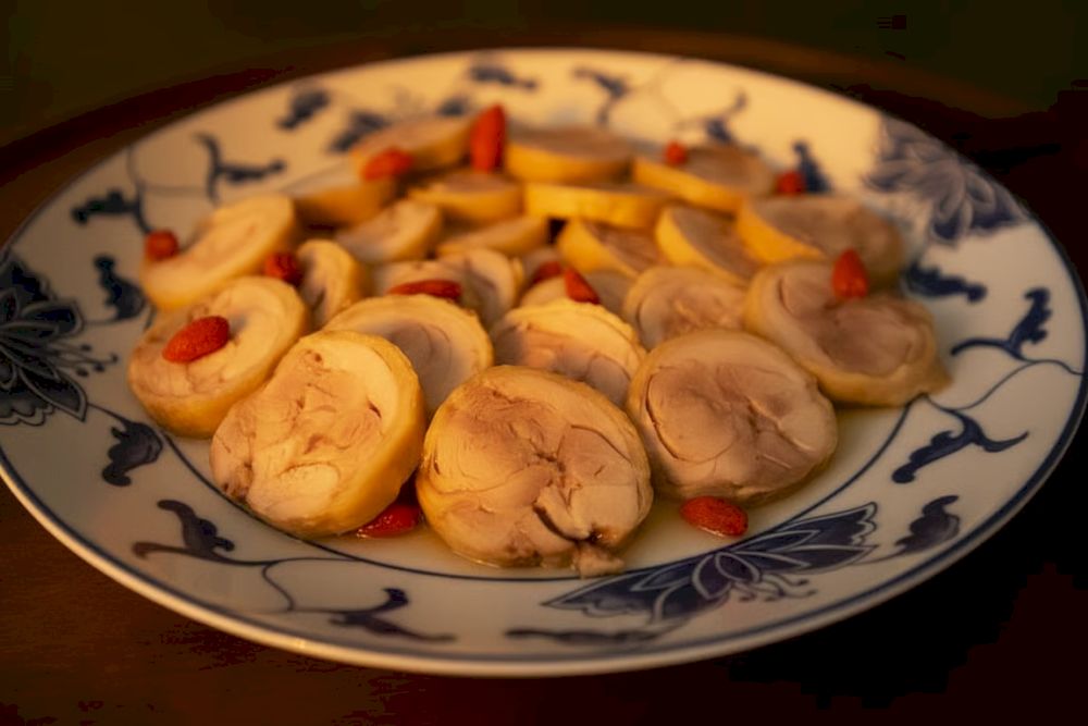 Zui Ji is a unique traditional dish in Shanghai